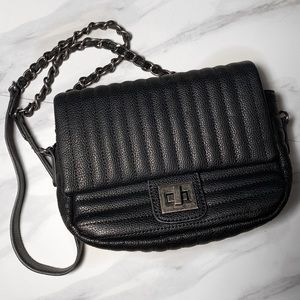 Forever 21 Bags - Forever 21 Quilted Turnlock Chain Handbag Forever 21 Bags - Forever 21 Quilted Turnlock Chain Handbag